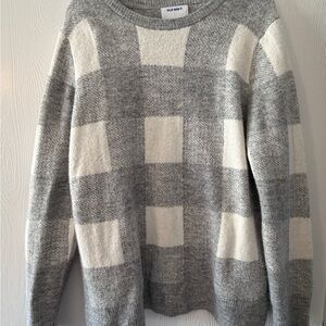 Old Navy Gray and Cream Checkered Sweater